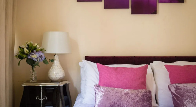 Spacious 2-bedroom Apartment in Mayfair, Забронировать Апартаменты/квартира Отели Лондона с парковкой, рядом с Развлекательный комплекс «Лондонский Трокадеро», Парковка