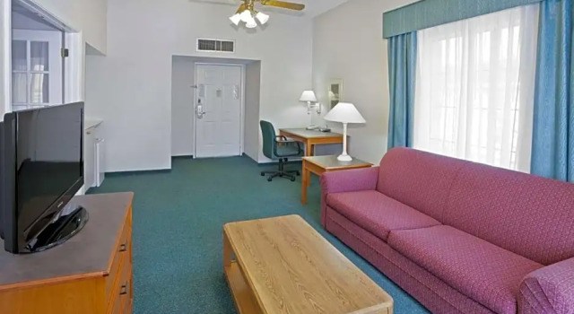 Двухместный люкс La Quinta Inn by Wyndham Omaha West