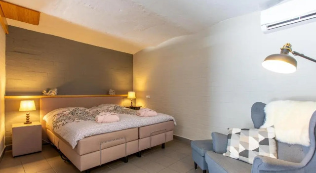 B&B Woonboerderij Peters, Rezerwuj Bed and Breakfast Hotele w Limburgia z parkingiem, Parking