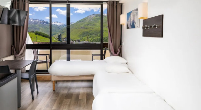 Трёхместная студия с балконом SOWELL RESIDENCES Pierre Blanche