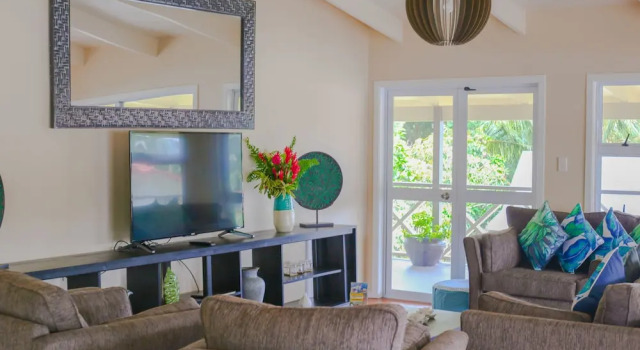 Blue lagoon 5 Bedroom Villa, Забронировать Вилла Виллы Арорангов, Вилла