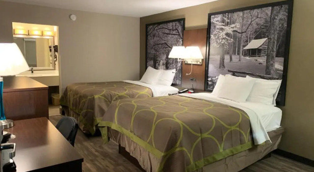 Четырёхместный номер Standard Super 8 by Wyndham Cookeville, TN