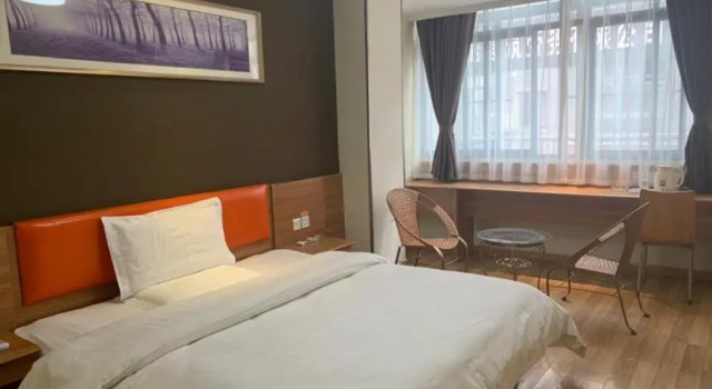 Номер Business 7Days Inn Yingshang LAN-STAR building materials market