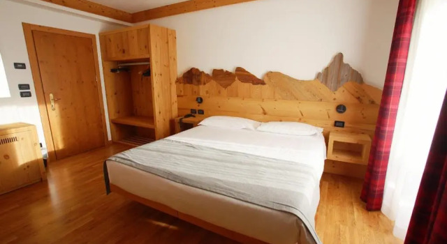 Трёхместный номер Comfort Hotel Des Alpes