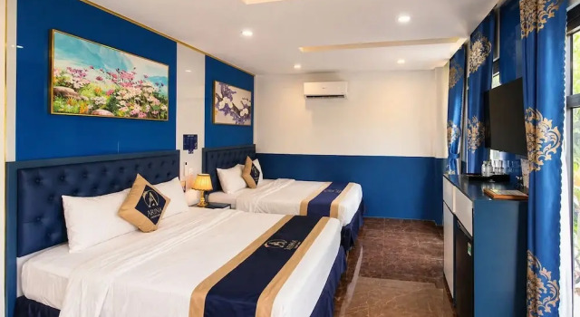 Четырёхместный номер Standard с балконом и с видом на город Arina Luxury Hotel - Vincom Tay Ninh