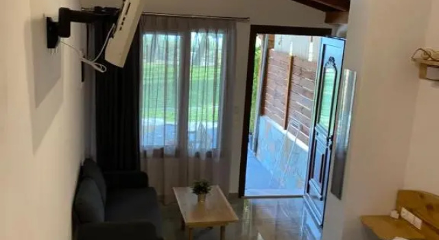 Pinelopi’s House, Book Hotel  
