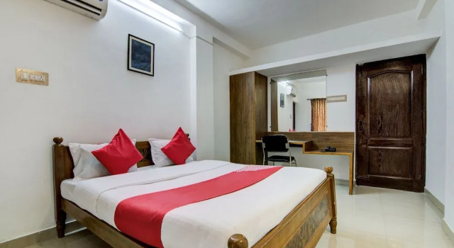 OYO 24044 Appledoor Service Apartment