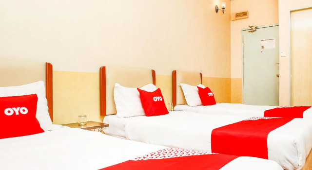 Люкс Superior OYO 90169 The Grand Hotel 2