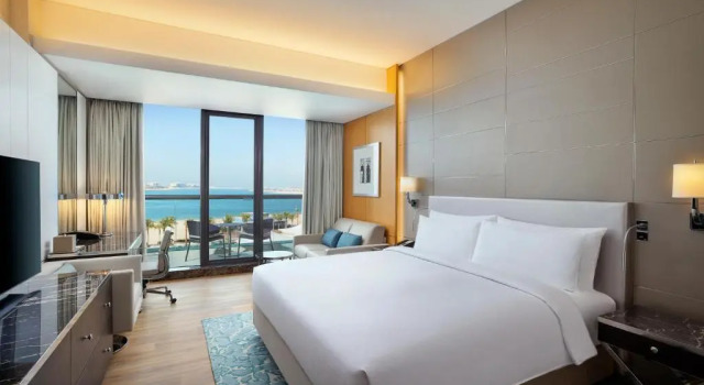 Двухместный номер Executive с балконом и с видом на море Hilton Dubai Palm Jumeirah