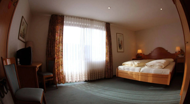 Pohl's Rheinhotel Adler, Забронировать Отель Санкт-Гоарсхаузен Rhine route, рядом с Театр под открытым небом «Лорелей»