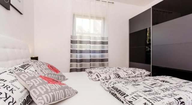 Apartments Željko, Varaa Huoneisto Hotellit Kvarner Islands uima-altaalla, Uima-allas