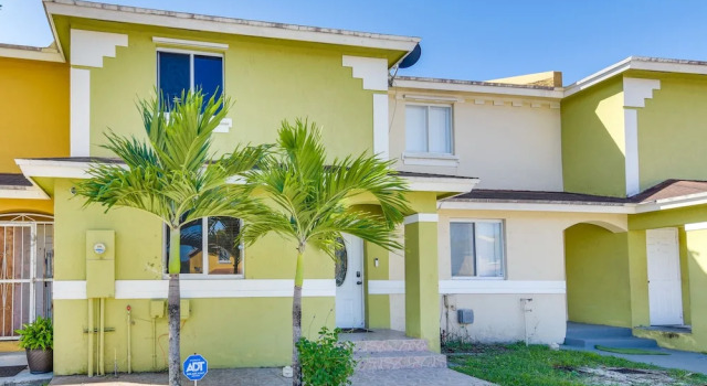 Opa-locka Townhome, 15 Mi to Miami Beach, Réserver Hôtel Opa-locka Floride