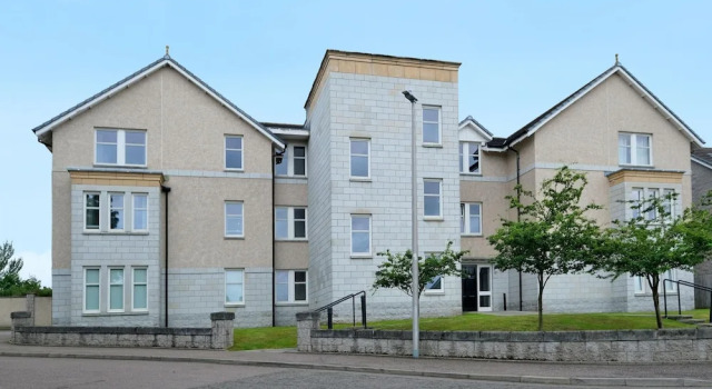 Lovely Aberdeen Home Close to the Scottish Coast, Забронировать Отель Отели Абердина с парковкой, рядом с St Mary's Cathedral, Парковка