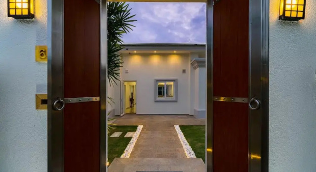 Luxury Pool Villa 608