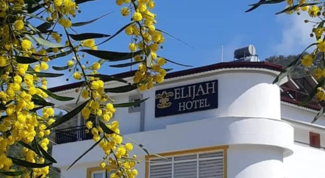 Elijah Otel