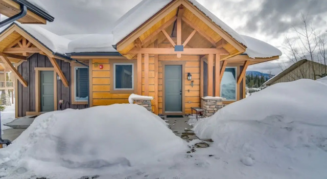 Family Home w/ Hot Tub: 6 Mi to Winter Park Resort, Varaa Lomakeskus Lomahotellit kohteessa Winter Park - Fraser, Lomakeskus