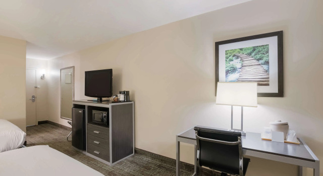 Четырёхместный номер Standard Best Western Northwest Indiana Inn