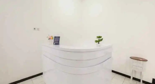 SPOT ON 2435 Roemah Hijaubiru, Book Hotel Depok 