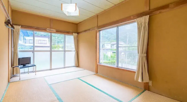 Minshuku Tsukimiya, Boek Hotel Hotels in Tokai met parkeren, Parkeren