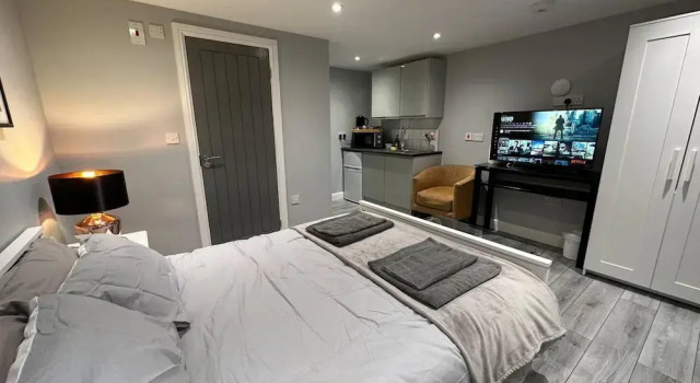 Luxury Detached Studio Apartment in Luton, Varaa Huoneisto Asunnot kohteessa Merseyside, Huoneisto