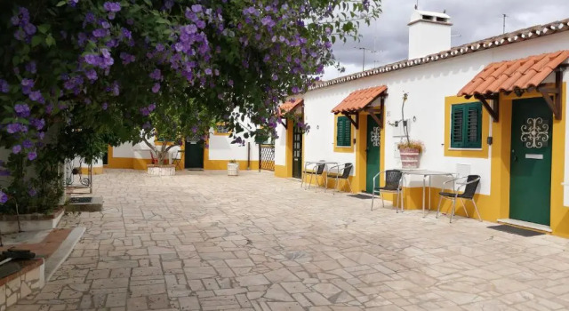 Коттедж с 4 комнатами Casa Vitória Guest House