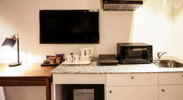 Regenta Suites Gurugram, Sector 49 Sohna Road, Забронировать Отель Отели Гургаон с бассейном, Бассейн