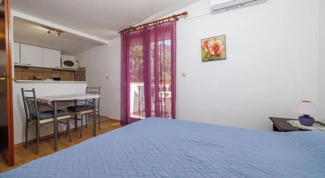 Студия Apartments and Room Mirjana