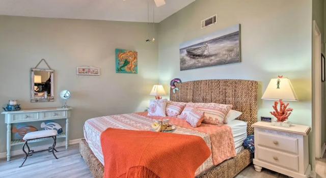 Topsail Beach Oceanfront Oasis w/ Stunning Views!, Забронировать Апартаменты/квартира Норт-Топсейл-Бич Северная Каролина