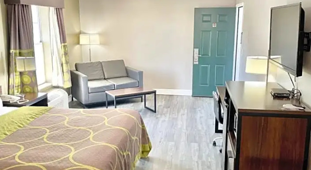 Люкс Super 8 by Wyndham Bay St. Louis