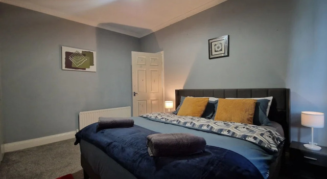 Apartment - Sleeps 4 - Parking - Wifi