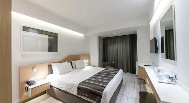 Двухместный номер Standard с балконом и с частичным видом на море Evalena Beach Hotel