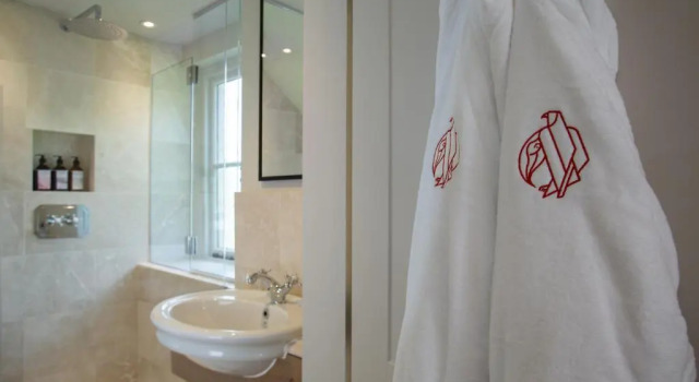 Номер Standard The Falcon Hotel