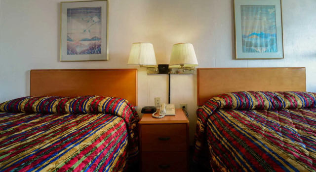 Четырёхместный номер Standard Loyalty Inn Maryville