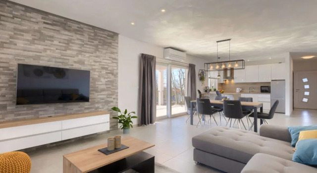House Veli vrt Pallerols, Забронировать Отель Отели Жминь 4 звезды, 4*