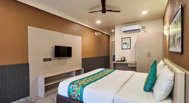 Двухместный номер Standard Treebo Sky Vista Suites with Hill View