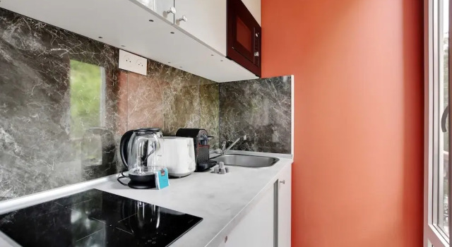 Peaceful Studio - 2P -near the Canal Saint-martin, Забронировать Отель Париж Иль-де-Франс, рядом с Станция метро Rambuteau