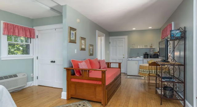 Коттедж Luxury Carolina Bed & Breakfast