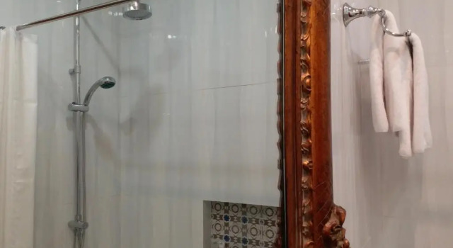 Номер Standard с балконом Lee Boutique Hotel Tagaytay