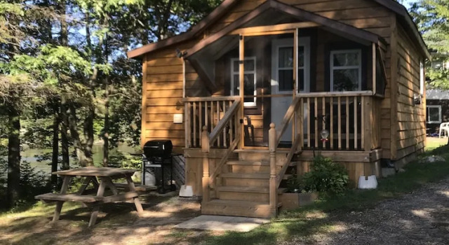 Коттедж Longmuir's Hidden Cove Cottage Resort