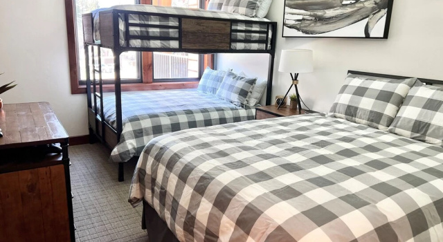 Luxury 3Br Residence Steps From Heavenly Village and Gondola Book 7 Nights for 10% Off by Redawning