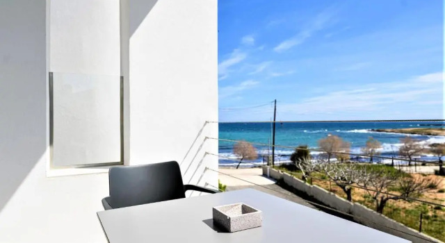Студия с балконом CUBES ON THE BEACH Athens Airport