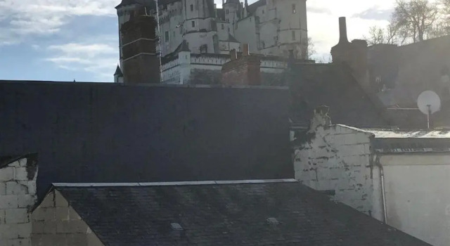 Коттедж Jolie maison en tuffeau dans le centre de Saumur