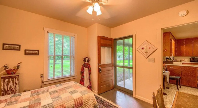 Das Mueller Guest Haus 3 Bedroom Home by RedAwning