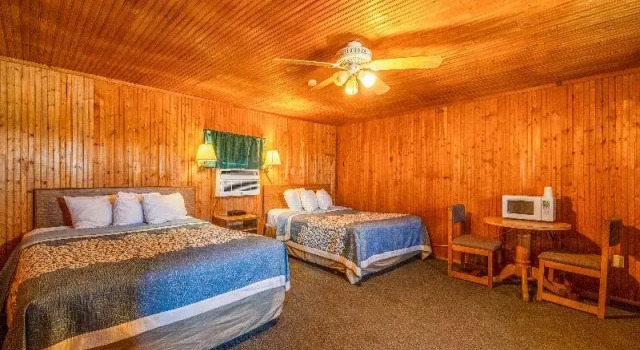 Номер Standard Green Acre Motel by OYO Near Rush County Airport