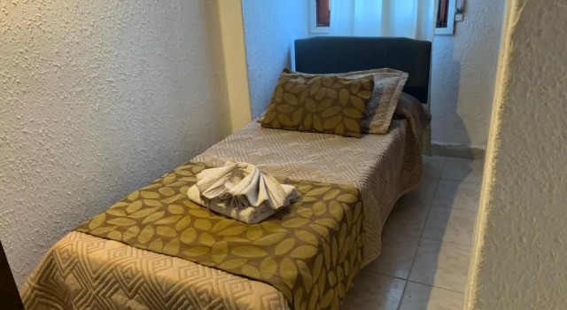 Четырёхместный номер Standard с балконом Hotel Lujan
