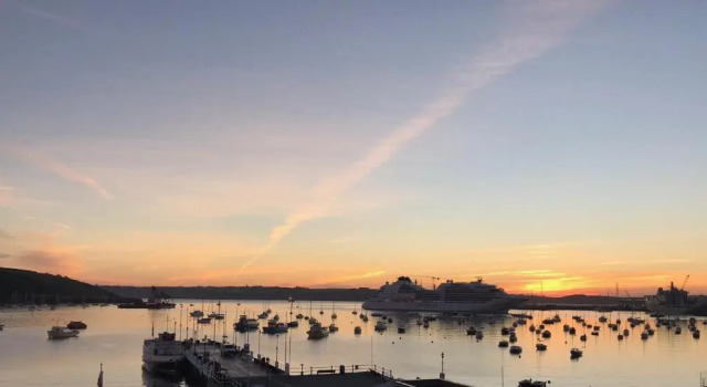 Large central Falmouth apartment with views and parking