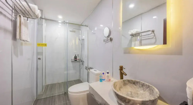 Номер Deluxe A25 Hotel - 14 Hồ Huấn Nghiệp