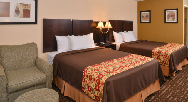 Четырёхместный номер Standard Americas Best Value Inn Tupelo Barnes Crossing