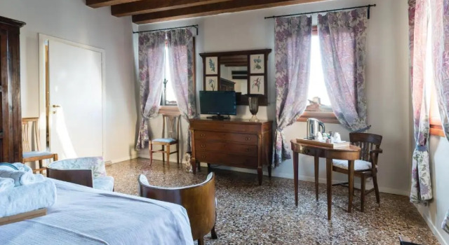 Двухместный номер Superior с видом на канал Locanda Ai Santi Apostoli Sul Canal Grande - Ferretti Hotels Collection
