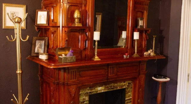 Back Inn Time Bed & Breakfast, Varaa Hotelli Hotellit New England uima-altaalla, Uima-allas